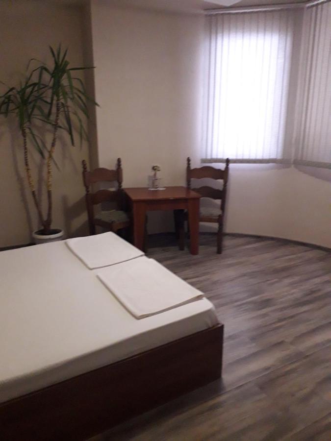 Fenerite Family Hotel Targovichté Extérieur photo